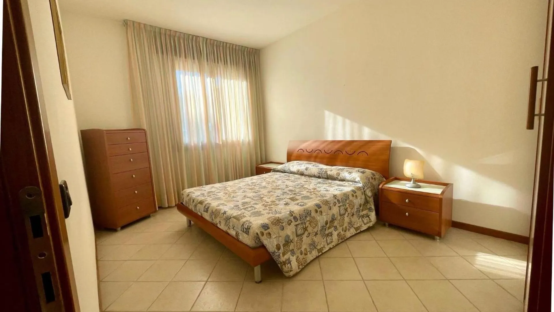 Modern Poolside Stay With Balcony Caorle